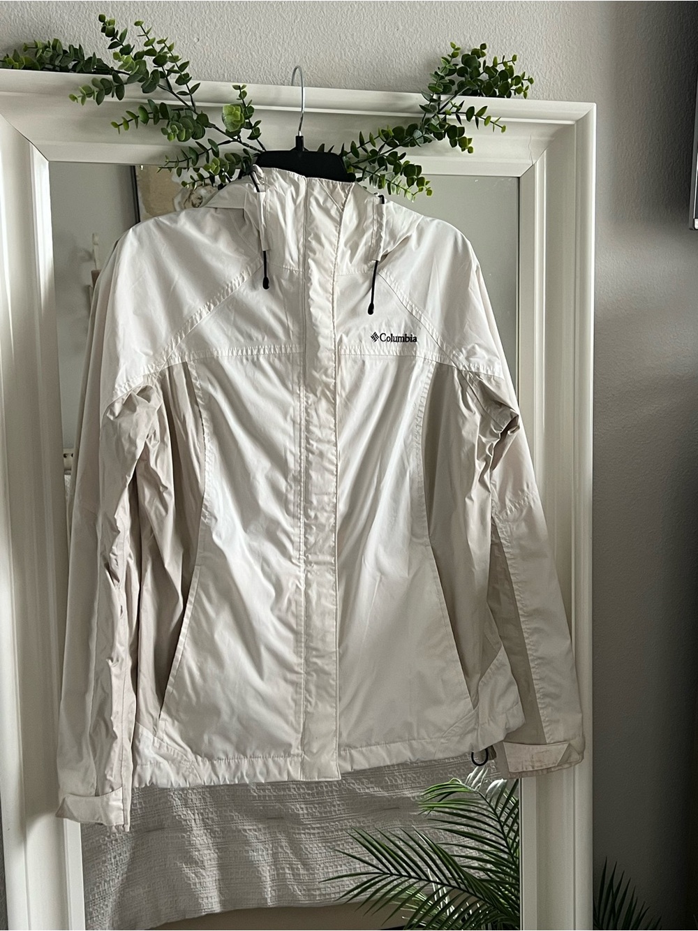 Columbia Women's Cream Hooded Utility Jacket